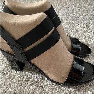 Brand new Bandolino Sandals!